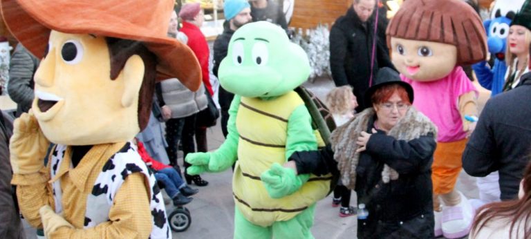 infocom organisation parade de rue le noel des mascottes mairies villages de noel marseille paris nice lille rennes poitiers toulouse lyon paca france