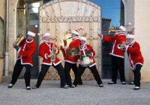 infocom organisation fanfare de noel les lutins de noel en fanfare villages de noel mairies marseille paris lille lyon poitiers nice paca france