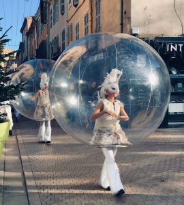 ico parade blanche ou noel en bulles parade de rue deambulation mairies villages de noel spectacle de rue marseille paris lyon toulouse nice paca france