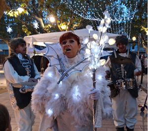 ico parade blanche ou noel en bulles parade de rue deambulation mairies villages de noel spectacle de rue marseille paris lyon toulouse nice paca france